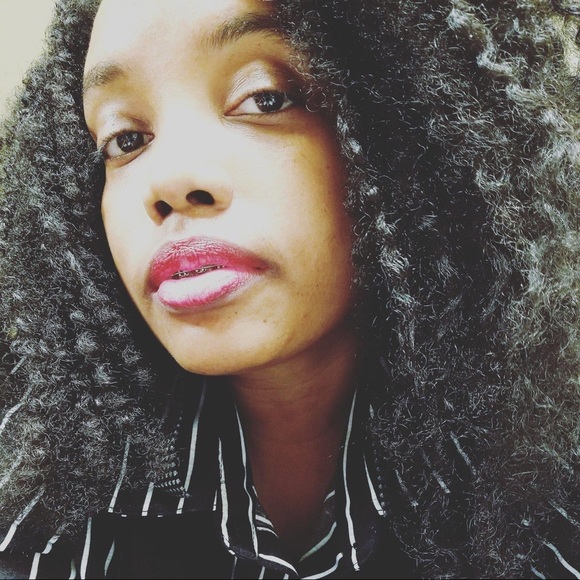 Meet your Posher, Cynthia - Picture 5 of 6